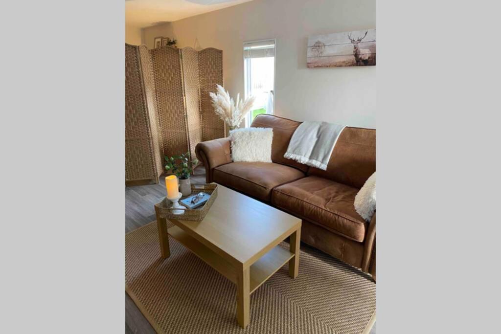 The Little Cabin Apartment Corfe Mullen Exterior photo